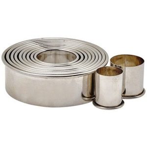 0011419-winco-11-piece-plain-round-cookie-cutter-set-stainless-steel-600