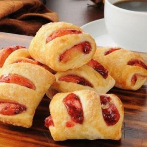 fiera-foods-strawberry-cheese-strudel-24-x-175-oz-340254-grande
